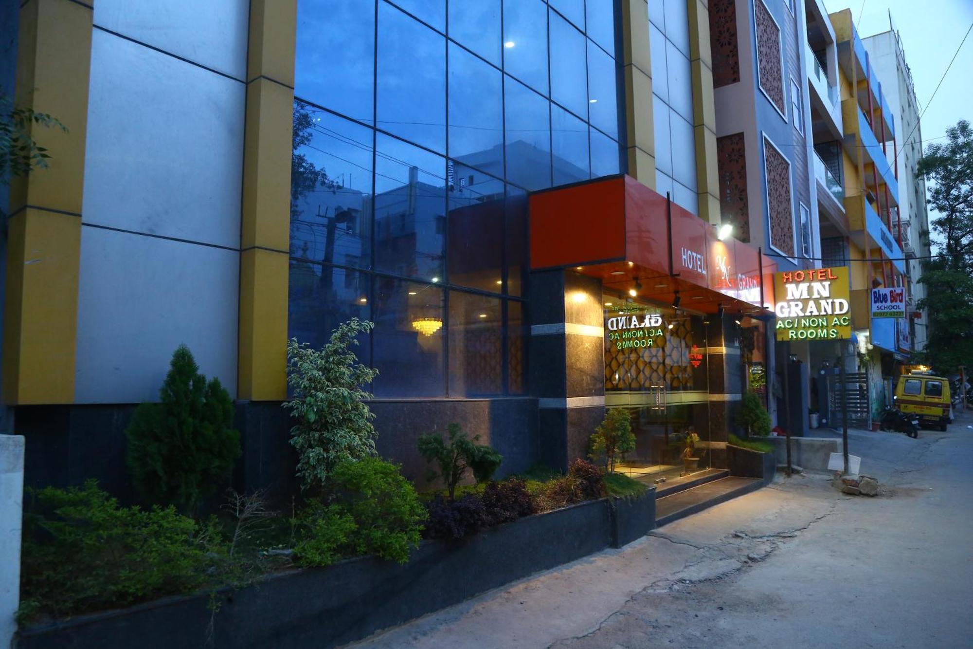 Hotel Mn Grand Shamshabad Airport Zone Hyderabad Esterno foto